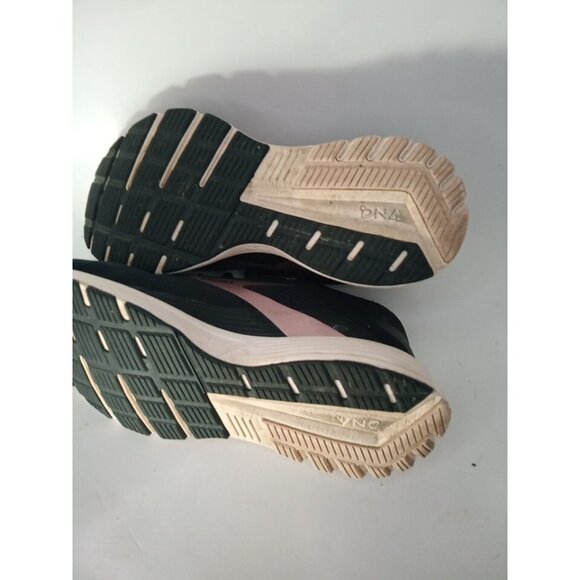 Size 8 Women's Brooks Signal 3 Black - 120349-1B-088 - Picture 9 of 11